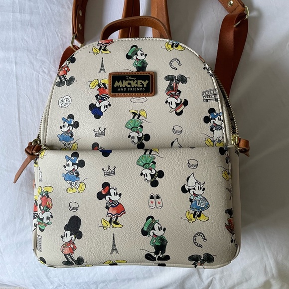 Box Lunch backpack, Mickey and Minnie Mouse Epcot Countries Outfits - Picture 2 of 7
